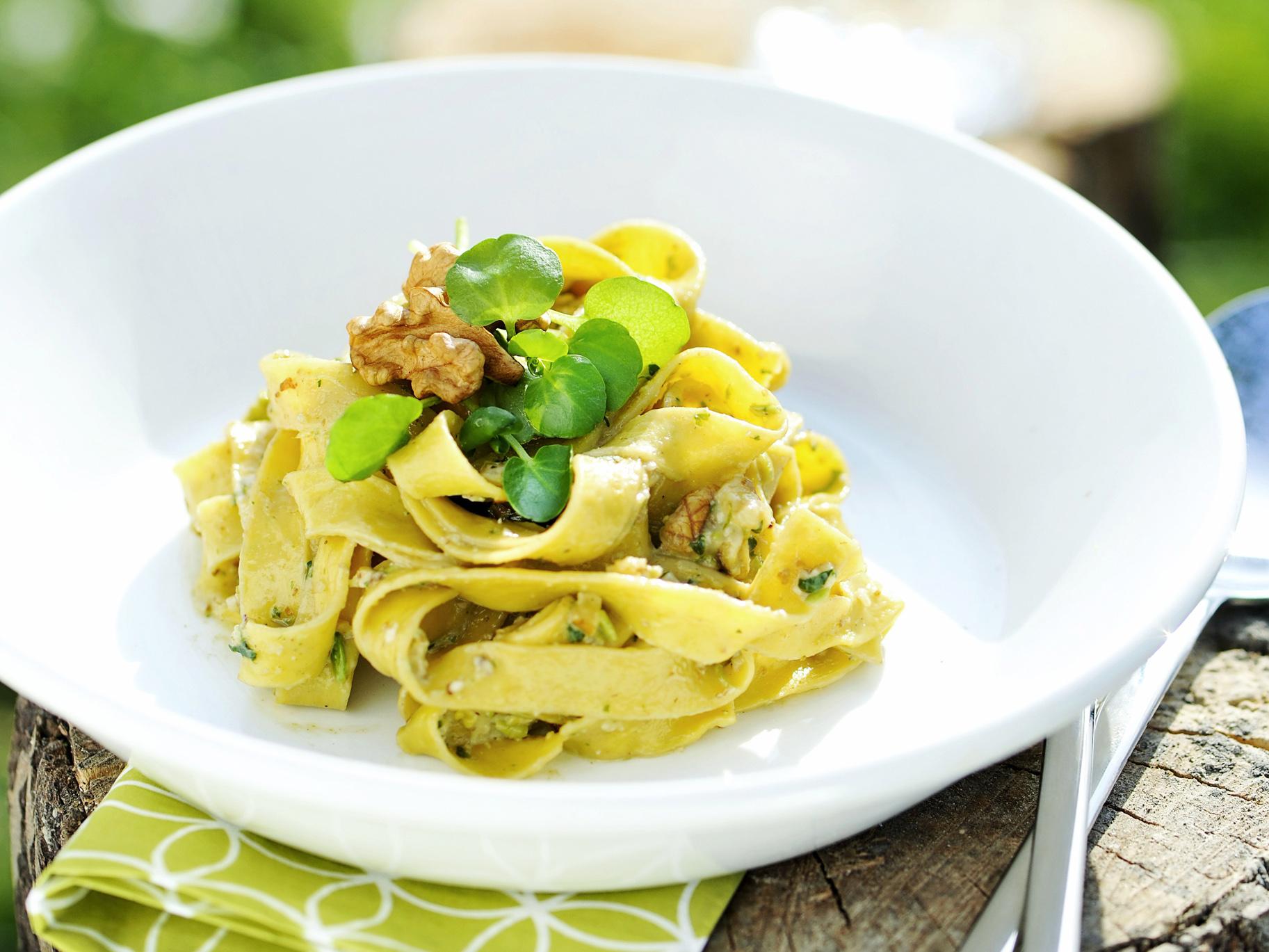Tagliatelle met waterkers en walnotenpesto